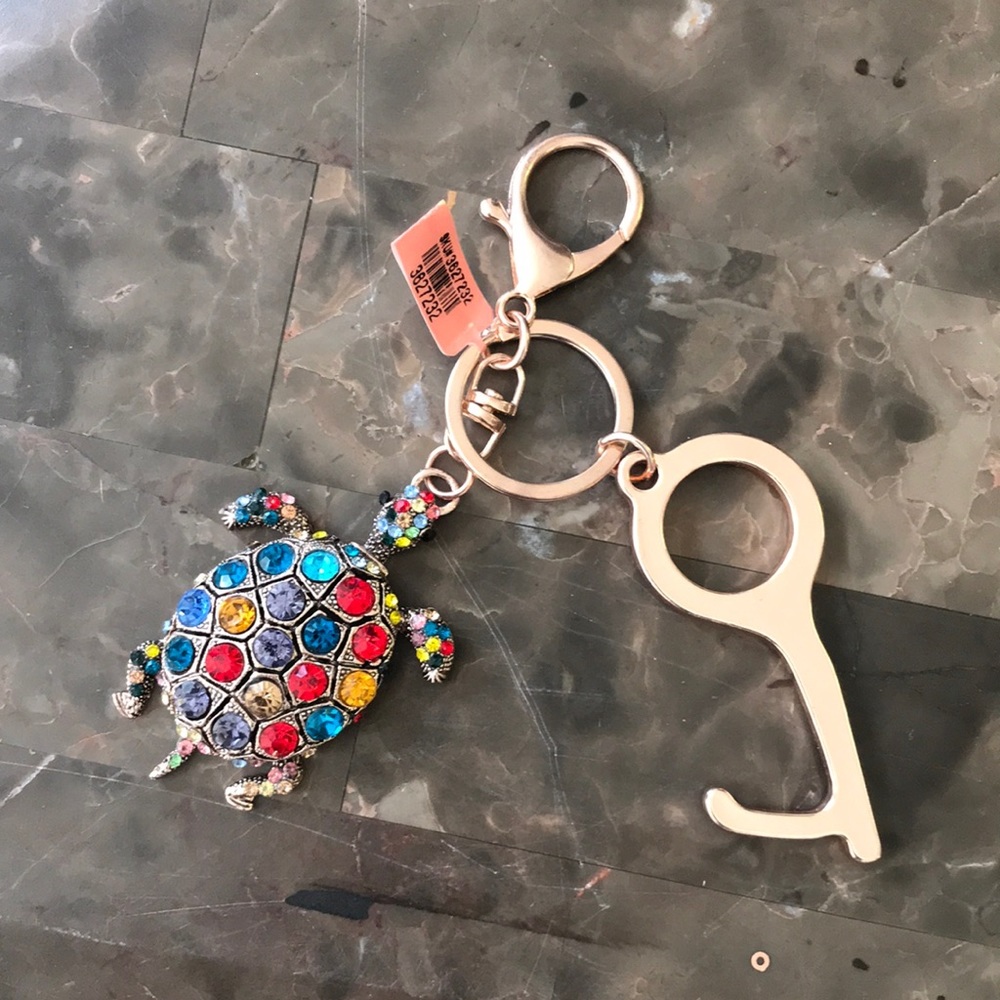 Rhinestone Turtle keychain